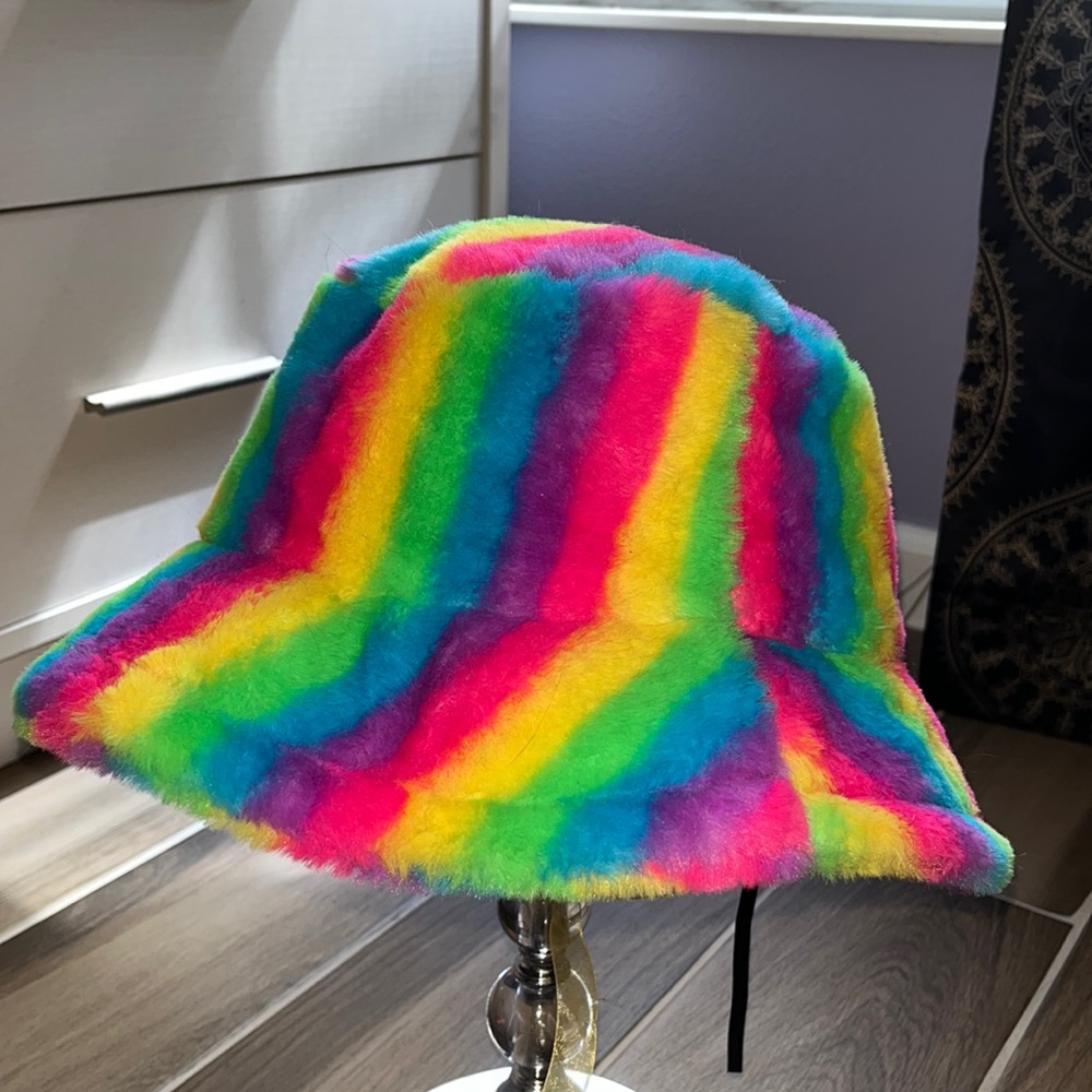 Neon bucket hat🩷💜🩵💚💛